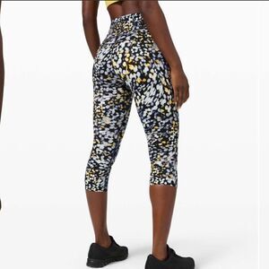 Lululemon Fast and Free Crop II 19" *Non-Reflective
Metropolis Glow Multi